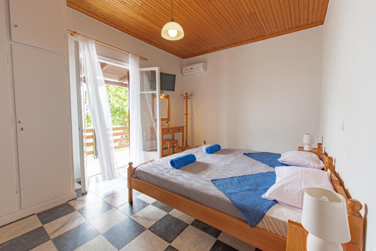 Villa Popi On The Beach Of Agios Gordios อากิออส กอร์ดิออส ภายนอก รูปภาพ