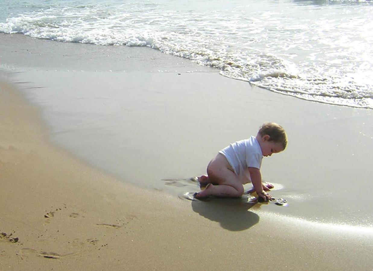Villa Popi On The Beach Of Agios Gordios อากิออส กอร์ดิออส ภายนอก รูปภาพ